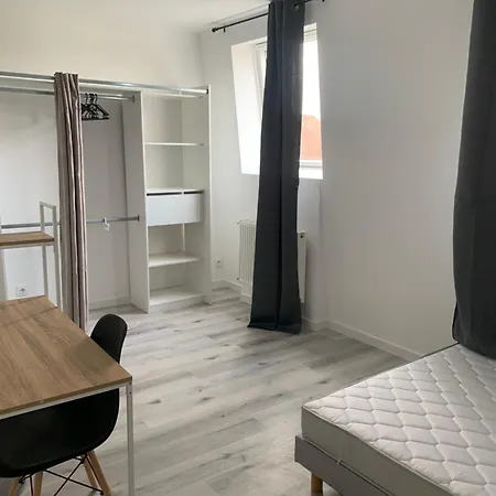 Dans Maison Avec Sdb Privative Charles De Gaulle Appartamento
